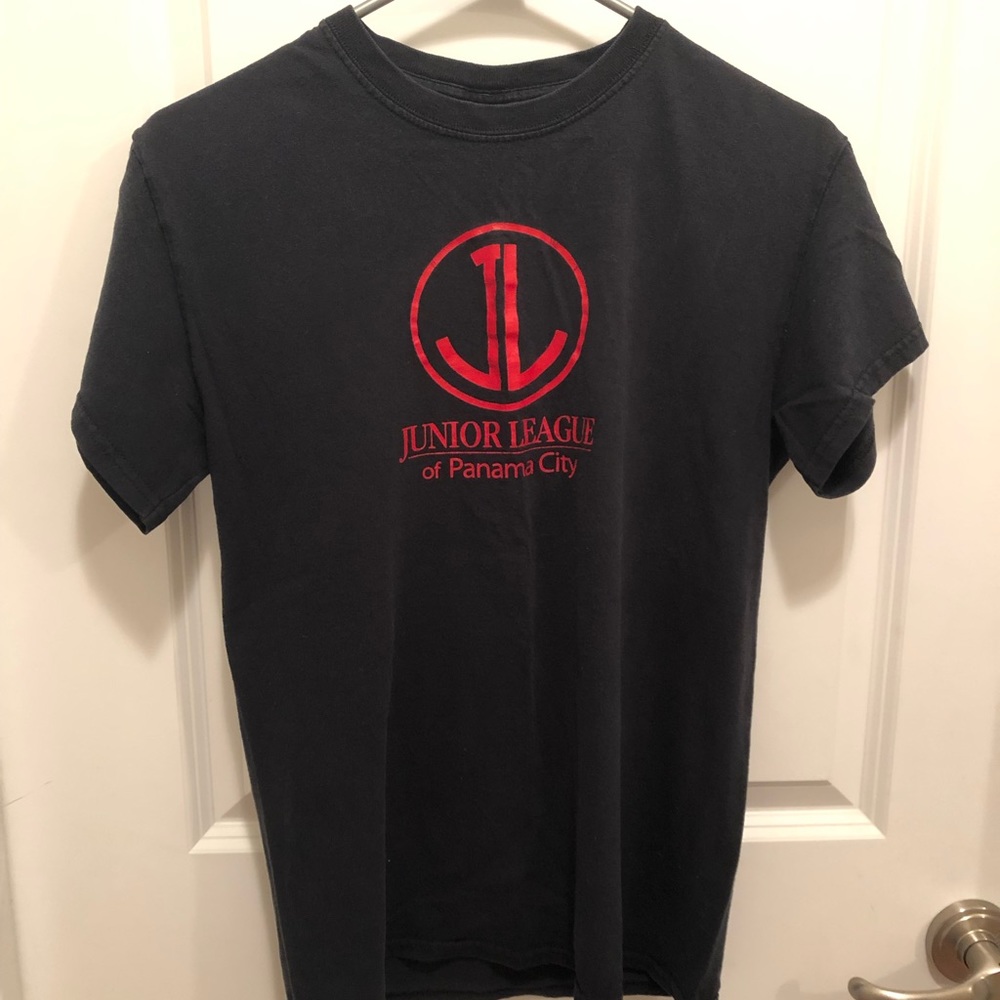 Black Tee